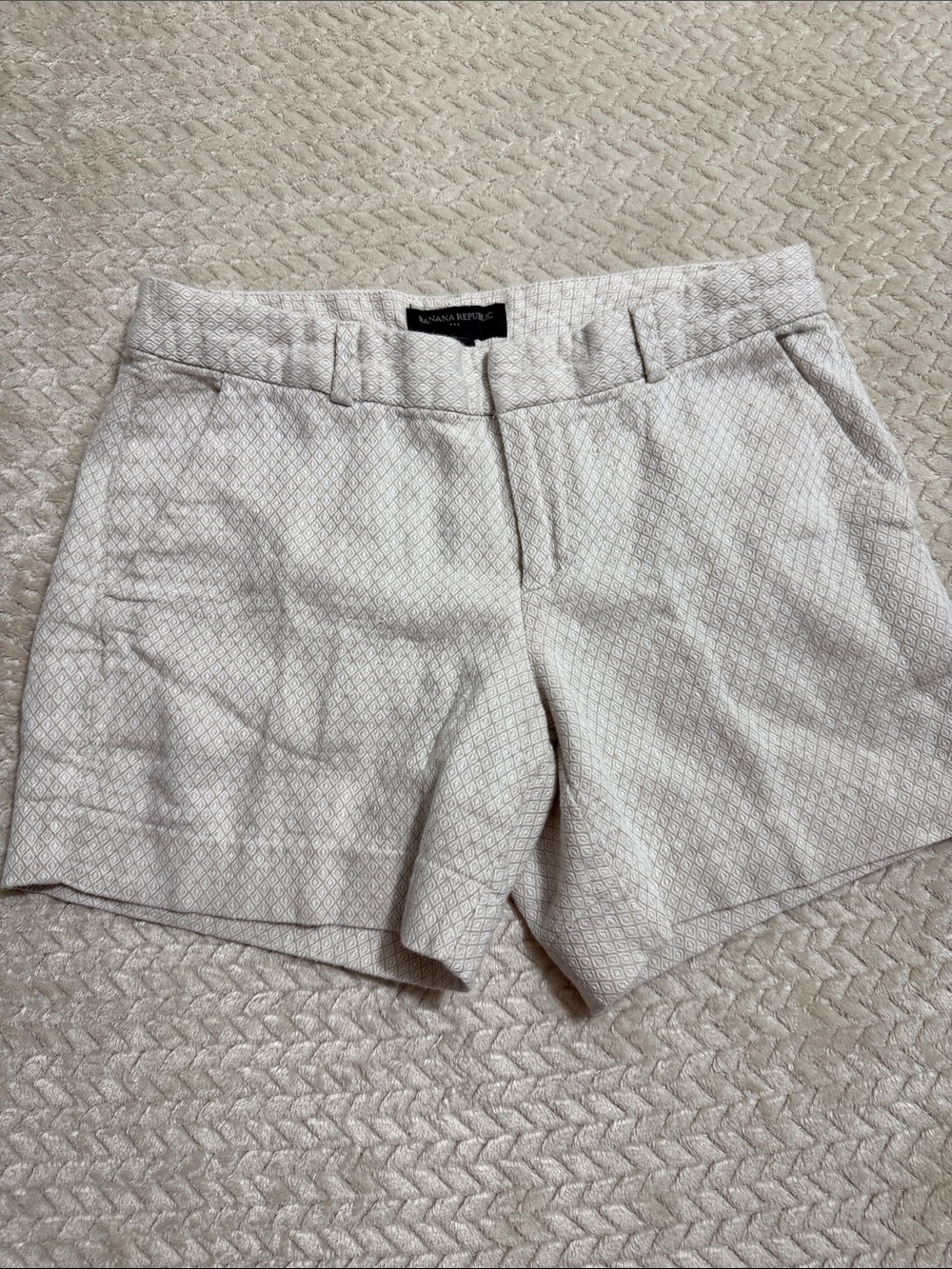 Banana Republic Neutral Diamond-Texture Women's Shorts